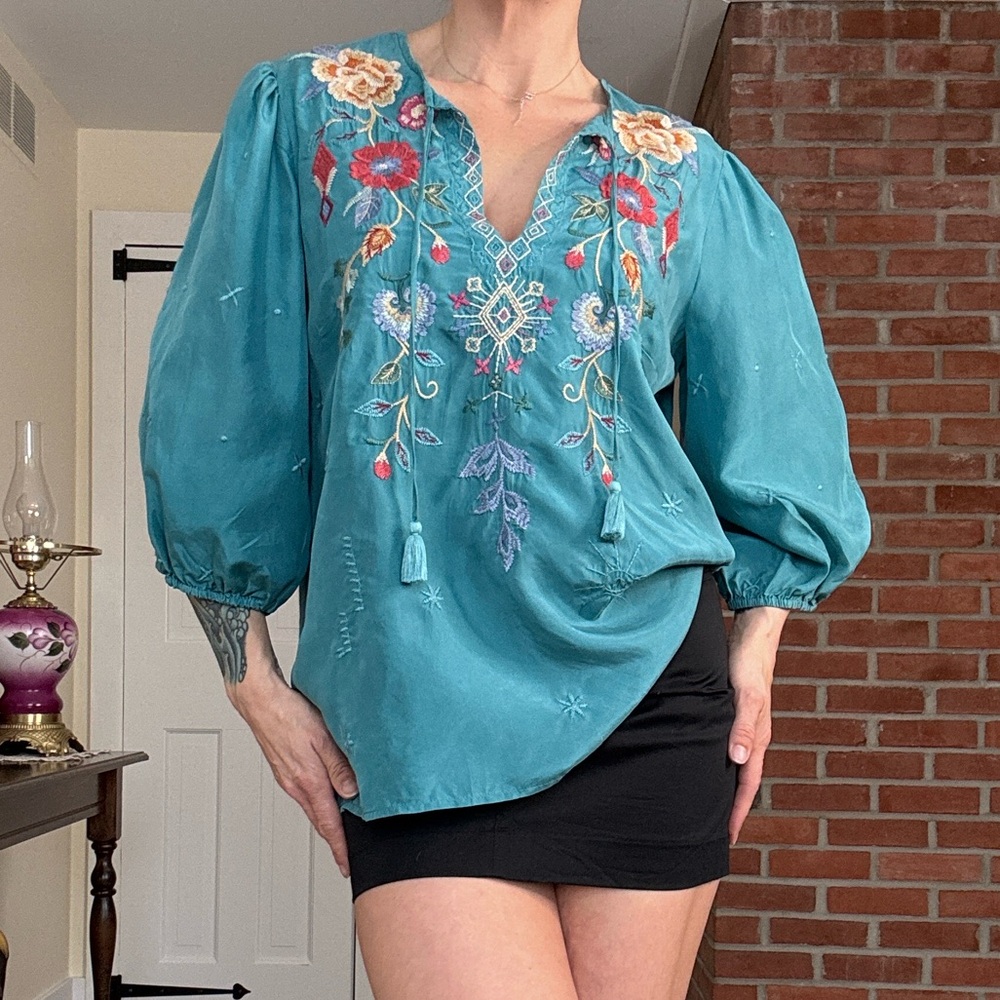 Embroidered Floral Silk Boho Blouse Tassels Turquoise Size Medium Johnny Was